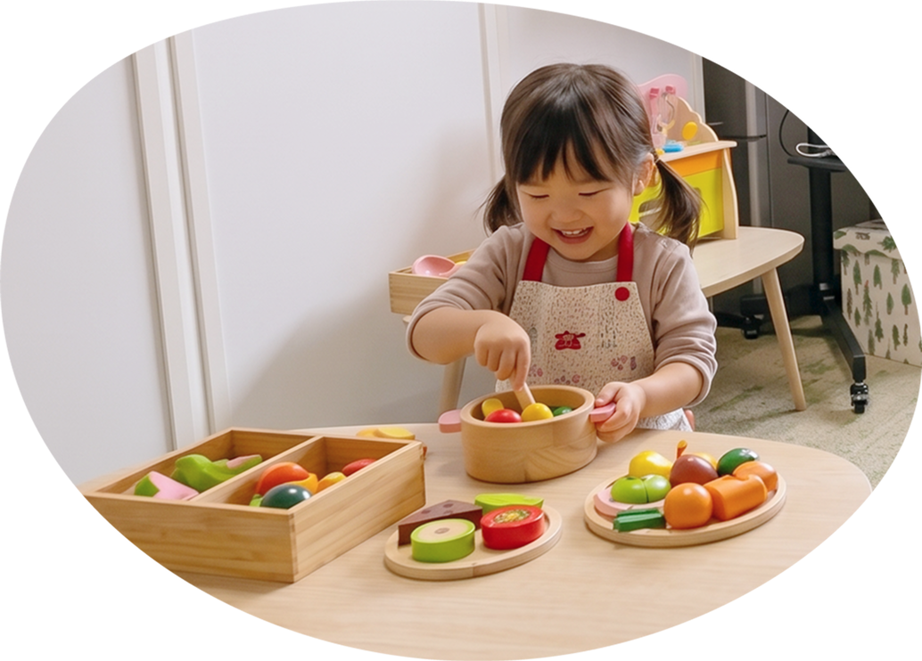 木のおもちゃで遊ぶ子ども